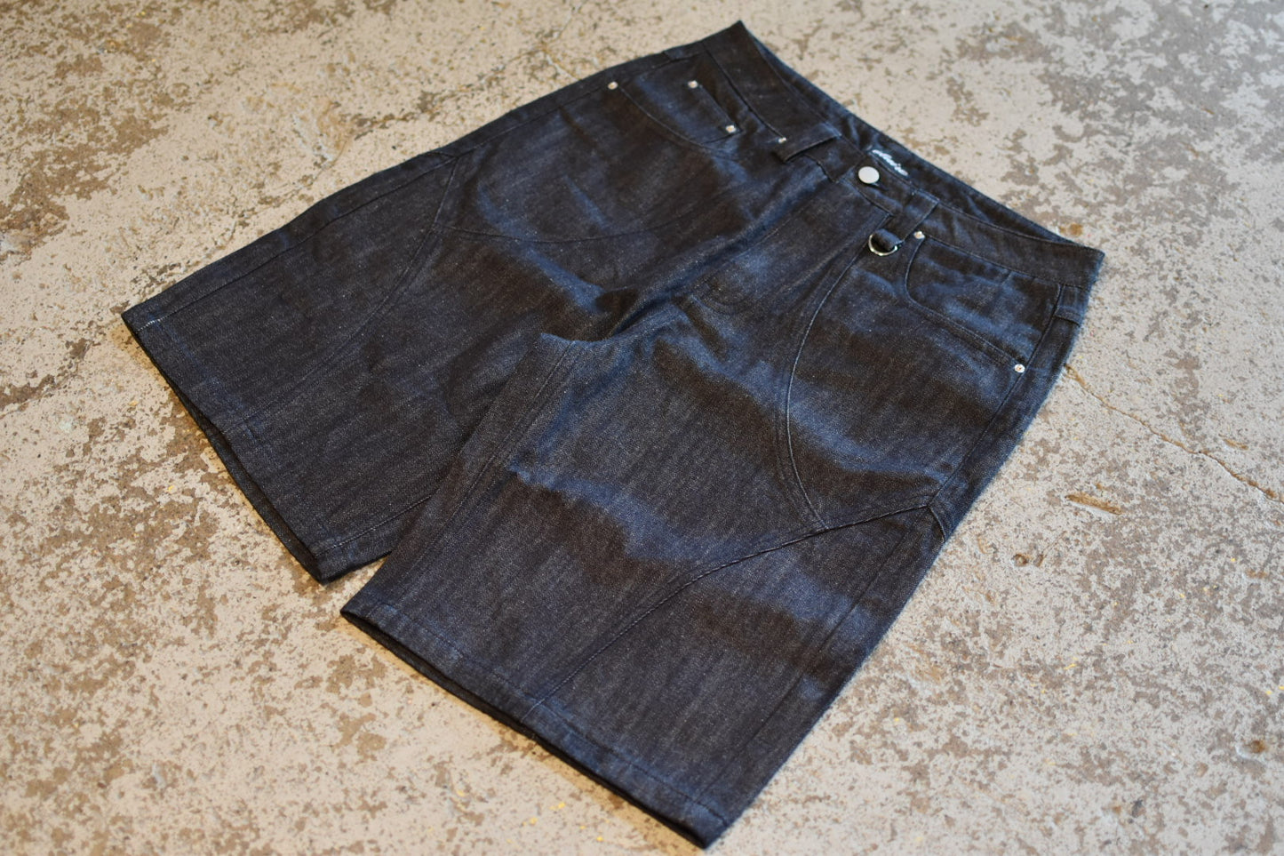 "vlaire" raw denim shorts