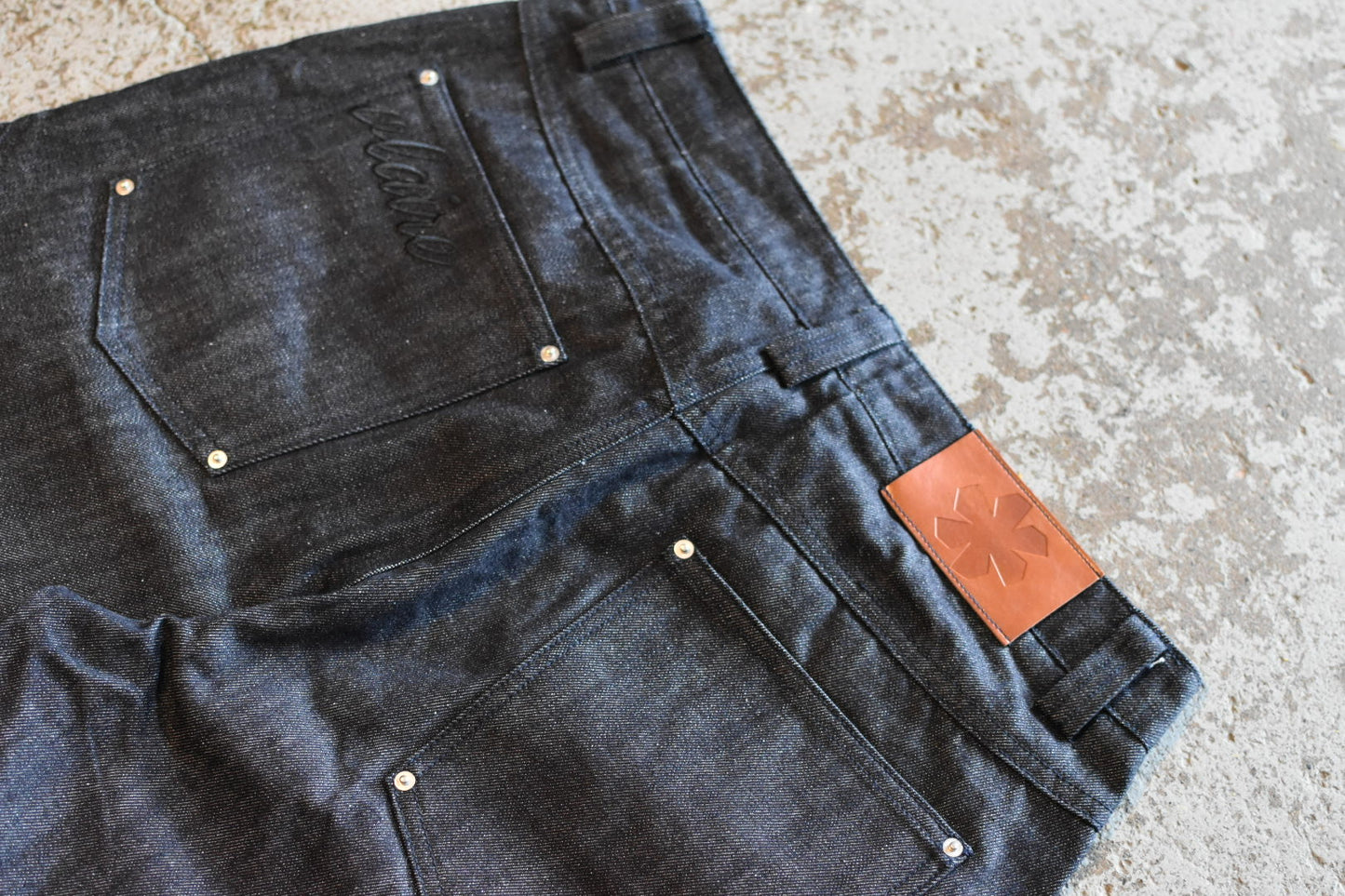 "vlaire" raw denim shorts